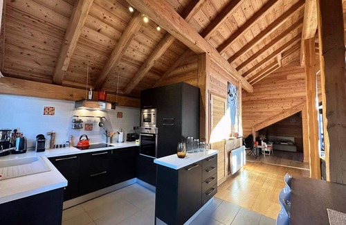 Les Claux Ski Chalet | CHALET MOUNTAIN SIDE All-inclusive Classified 4* (French only)