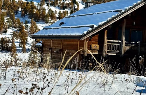 Les Claux Ski Chalet | CHALET MOUNTAIN SIDE All-inclusive Classified 4* (French only)