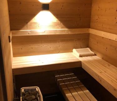 Notre-Dame-de-Bellecombe Ski Chalet | Chalet Nanook