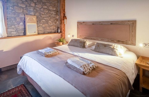 Saint-Andre Ski Chalet | Chalet Nevala - Unique converted barn for 11 indoor pool - OVO Network