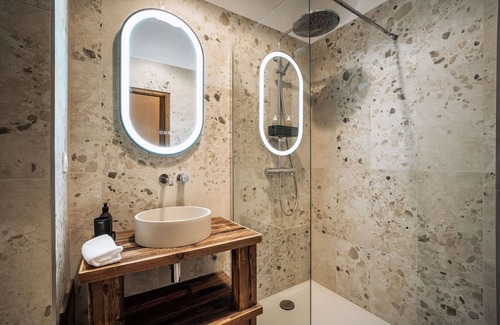 Les Eucherts Ski Chalet | Chalet Off-Piste, ski in ski out, 12 people, Les Chalets de Marie