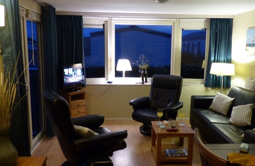 Renesse Ski Chalet | Chalet on the 5 star campsite Julianahoeve/directly behind the dunes!