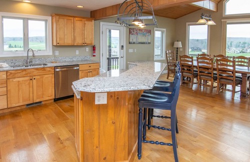 Waterfront Greens House | Chalet on the Greens: Lake Access, Hot Tub, Community Amenities!