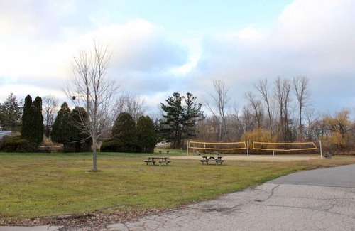 Stevensville House | Chalet on the Lake 48 w/Beach Access, Pools, Sport Courts, Fishing Pond & more!