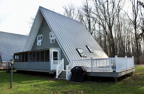 Stevensville House | Chalet on the Lake 79 w/Beach Access, Pools, Sport Courts, Fishing Pond & more!