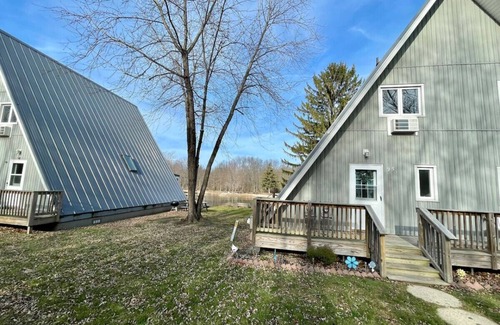 Stevensville House | Chalet on the Lake 95 w/Beach Access, Pools, Sport Courts, Fishing Pond & more!