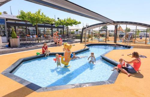 Kortgene Ski Chalet | Chalet op camping aan het Veerse Meer