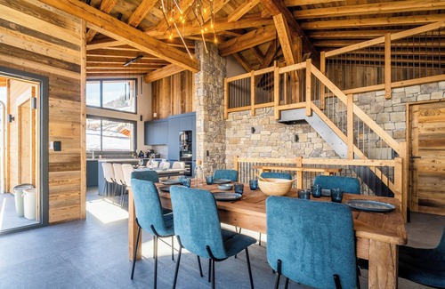 Les Deux Alpes Ski Chalet | CHALET PANORAMIK SLEEPS 14 WITH EXCEPTIONAL VIEW