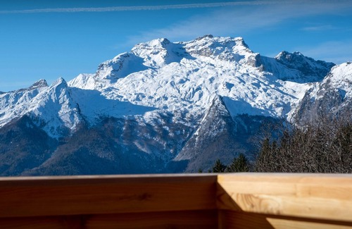 Manigod Ski Chalet | Chalet Paralpin - 5-star family mountain break 12p - hot tub - OVO Network