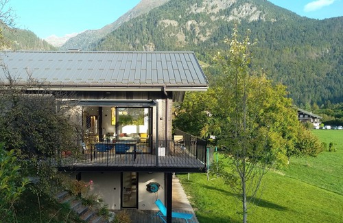 Servoz House | Chalet Parpyoula, 220m2 with garden, Chamonix valley. Ideal for families!