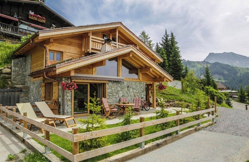 Manigod Ski Chalet | Chalet 'Pesse' with Mountain View, Shared Pool and Wi-Fi
