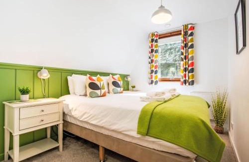 South Laggan Ski Chalet | Chalet Pine Needle Lodge by Interhome