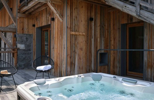 Morzine Ski Chalet | Chalet Plume - Renovated farmhouse,with hot tub and terraces - OVO Network