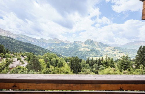 Manigod Ski Chalet | Chalet 'Povote' with Mountain View, Shared Pool and Wi-Fi