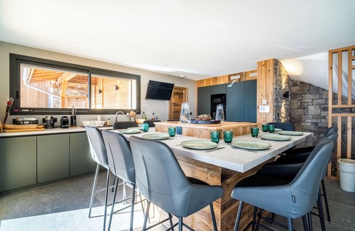 Les Deux Alpes Ski Chalet | CHALET PREMIERE LOGE 12 PEOPLE DOMINANT VIEW