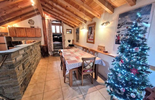Valfrejus Ski Chalet | Chalet Rianne - Chalets for 8 People