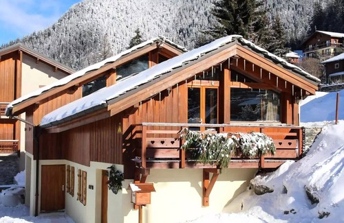 Valfrejus Ski Chalet | Chalet Rianne - Chalets for 8 People