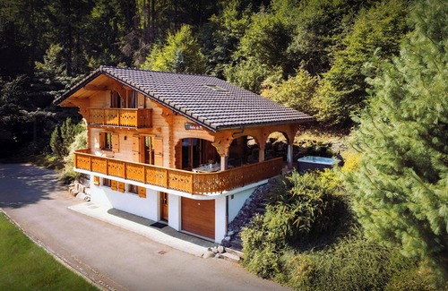 Saint-Jean-dʼAulps Ski Chalet | Chalet Roche de Pierre - enjoy mountain views and spa - OVO Network