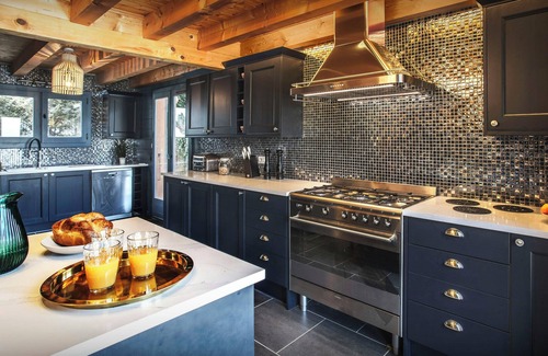 Chatel Ski Chalet | Chalet Ruisselet - family mountain base 12p, hot tub & lake - OVO Network
