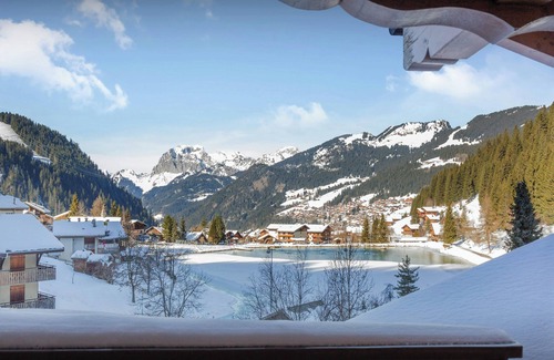 Chatel Ski Chalet | Chalet Ruisselet - family mountain base 12p, hot tub & lake - OVO Network
