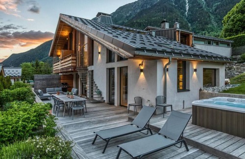 Chamonix-Mont-Blanc Ski Chalet | Chalet Rytola - Space & Luxury - Heart of Chamonix