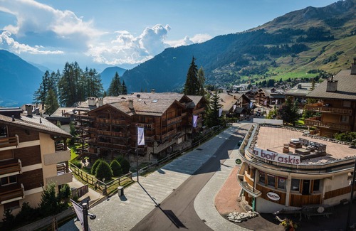 Verbier Apartment | Chalet Sabrina - Beautiful Top Floor Duplex Apartment by main Medran lift station