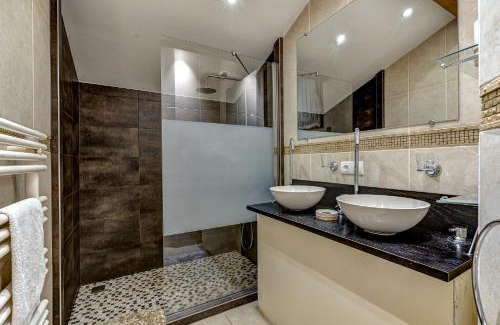 Les Houches Ski Chalet | Chalet Serena - luxury 7 Bedroom Chalet, Pool & Spa