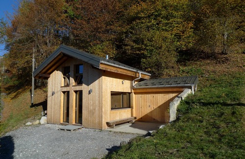 Sixt-Fer-a-Cheval Ski Chalet | Chalet* sleeps 4 to 6, facing the mountains above Sixt-Fer-à-Cheval