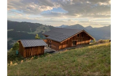 Morzine Ski Chalet | chalet Spa 14 Pers - 150 m from the cable cars - quiet not overlooked.