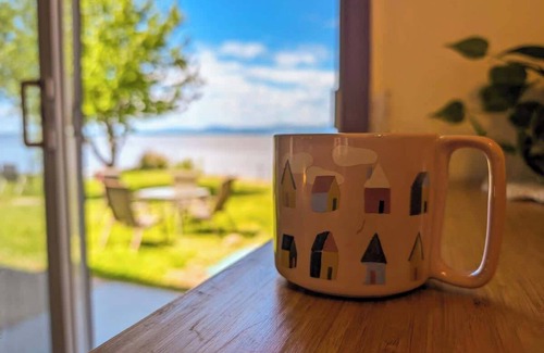 Cap-Saint-Ignace Ski Chalet | Chalet/Studio #1 Waterfront with Spa, Fireplace & Wifi