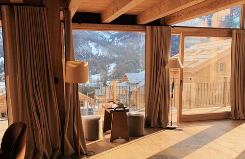Monetier-les-Bains Ski Chalet | Chalet Tabuc spacious contemporary comfortable