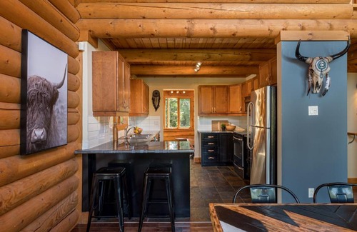 Labelle Ski Chalet | Chalet Tarzan - Spa, Nature & Near MontTremblant