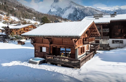 Samoens Ski Chalet | Chalet Timothy - mountain break for 12 with hot tub - OVO Network