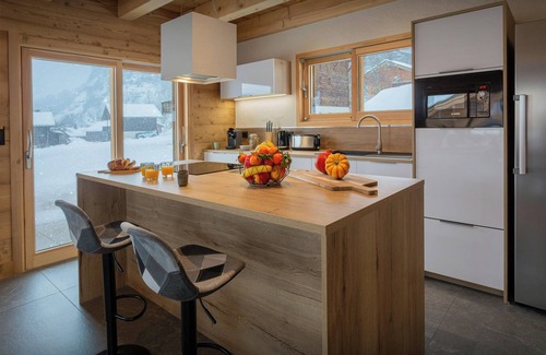 Le Chinaillon Ski Chalet | Chalet Trusquin - Mountain retreat spa and games room - OVO Network