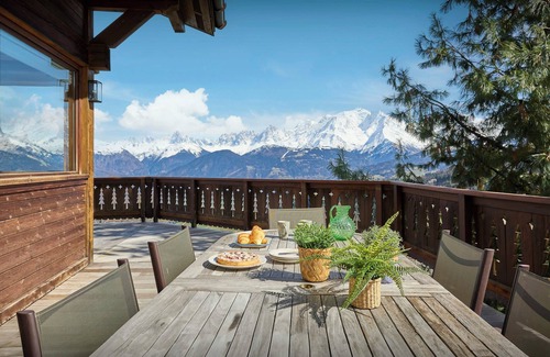 Cordon Ski Chalet | Chalet Vardache - Ski-in ski-out with Mont Blanc views - OVO Network