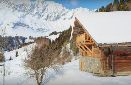La Giettaz Ski Chalet | Chalet Victorina - stunning ski home for 12, close to slopes - OVO Network