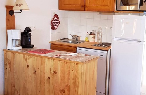 La Joue du Loup Ski Chalet | Chalet, view mountain, terrace, parking, tv, ski locker, 55m², La Joue du Loup