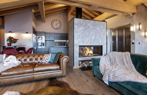 Val-Thorens Ski Chalet | Chalet, wifi, 50m from ski slopes, sauna, hammam, terrace, balcony, fireplace or stove, tv