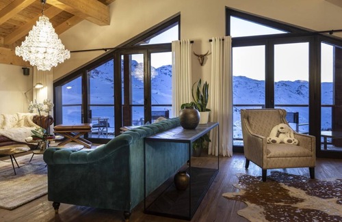 Val-Thorens Ski Chalet | Chalet, wifi, 50m from ski slopes, sauna, terrace, balcony, fireplace or stove, tv, ski locker