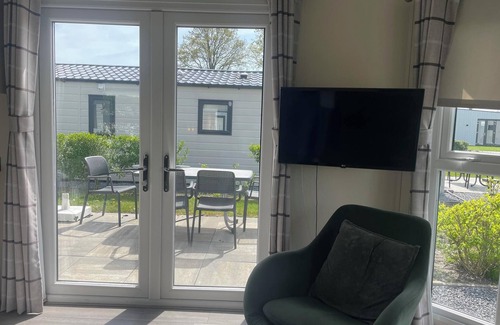 Oost-Graftdijk House | Chalet with 2 bedrooms and terrace