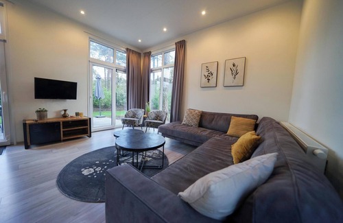 Otterlo House | Chalet with 2 bedrooms and a terrace