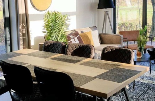 Kaatsheuvel Ski Chalet | Chalet with 3 bedrooms and a terrace