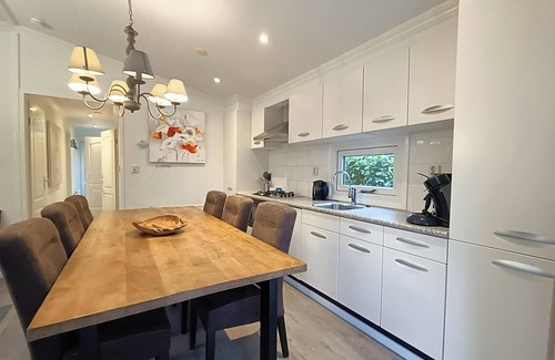 Beekbergen-Zuid House | Chalet with 3 bedrooms and a terrace