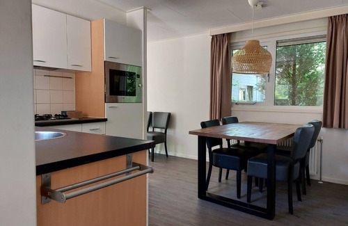 Beekbergen-Zuid House | Chalet with 3 bedrooms and a terrace