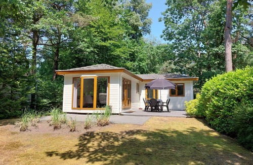 Beekbergen-Zuid House | Chalet with 3 bedrooms and a terrace