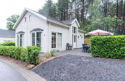 Langeberg House | Chalet with 5 bedrooms and 2 bathrooms