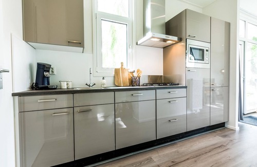 Berkhout Ski Chalet | Chalet with dishwasher not far from Hoorn