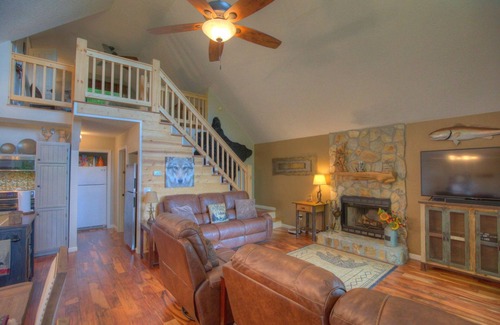 Unaka Cabin | Chalet with heavenly views in the Blue Ridge Mountains!