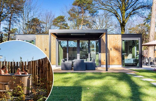 Garderen Ski Chalet | Chalet with sun shower, sauna and hottub