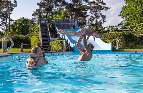 Garderen Ski Chalet | Chalet with sun shower, sauna and hottub